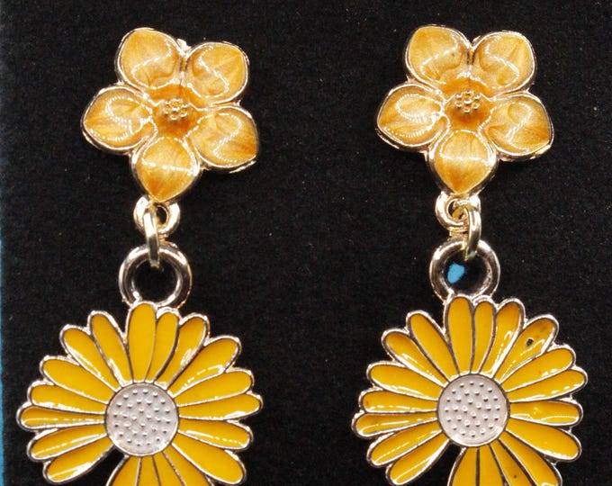 Spring Daisy Flower Earrings – Yellow Enamel Dangle Jewelry