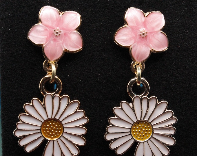 Spring Daisy Flower Earrings – White Enamel Dangle Jewelry