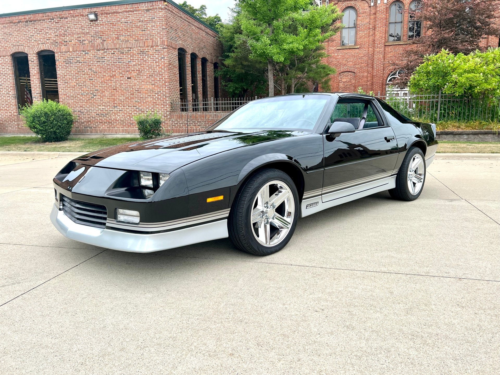 1985年式 シボレー・カマロ IROC-Z（ブラックシルバー） | ポスター