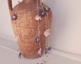 Handmade Crochet Shawl Pin: Daisy Flower Needle Lace Scarf