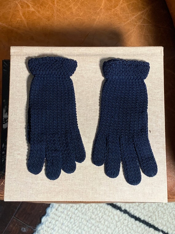 Hand knit gloves 1940s