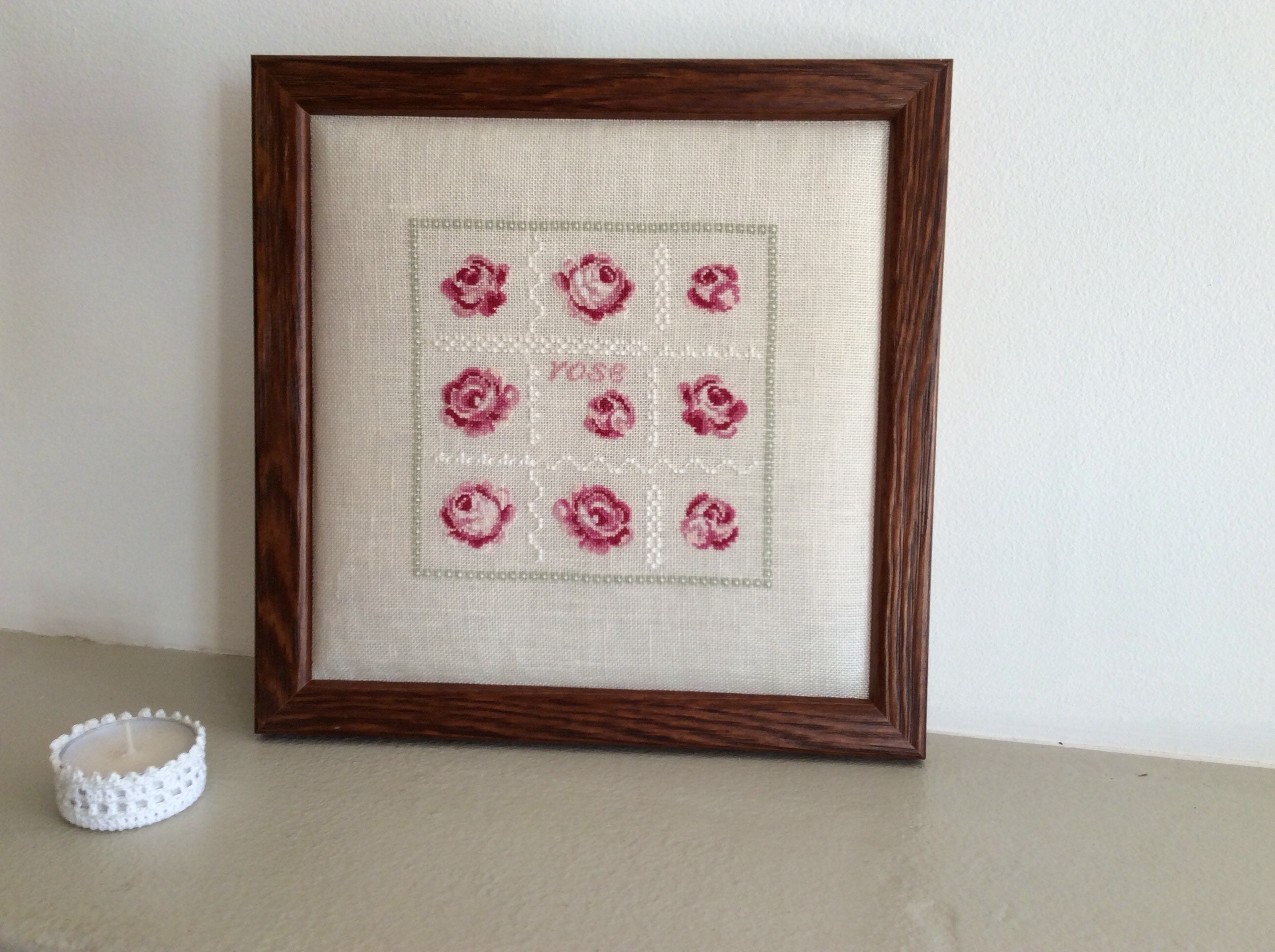 Broderie Au Point de Croix Rose