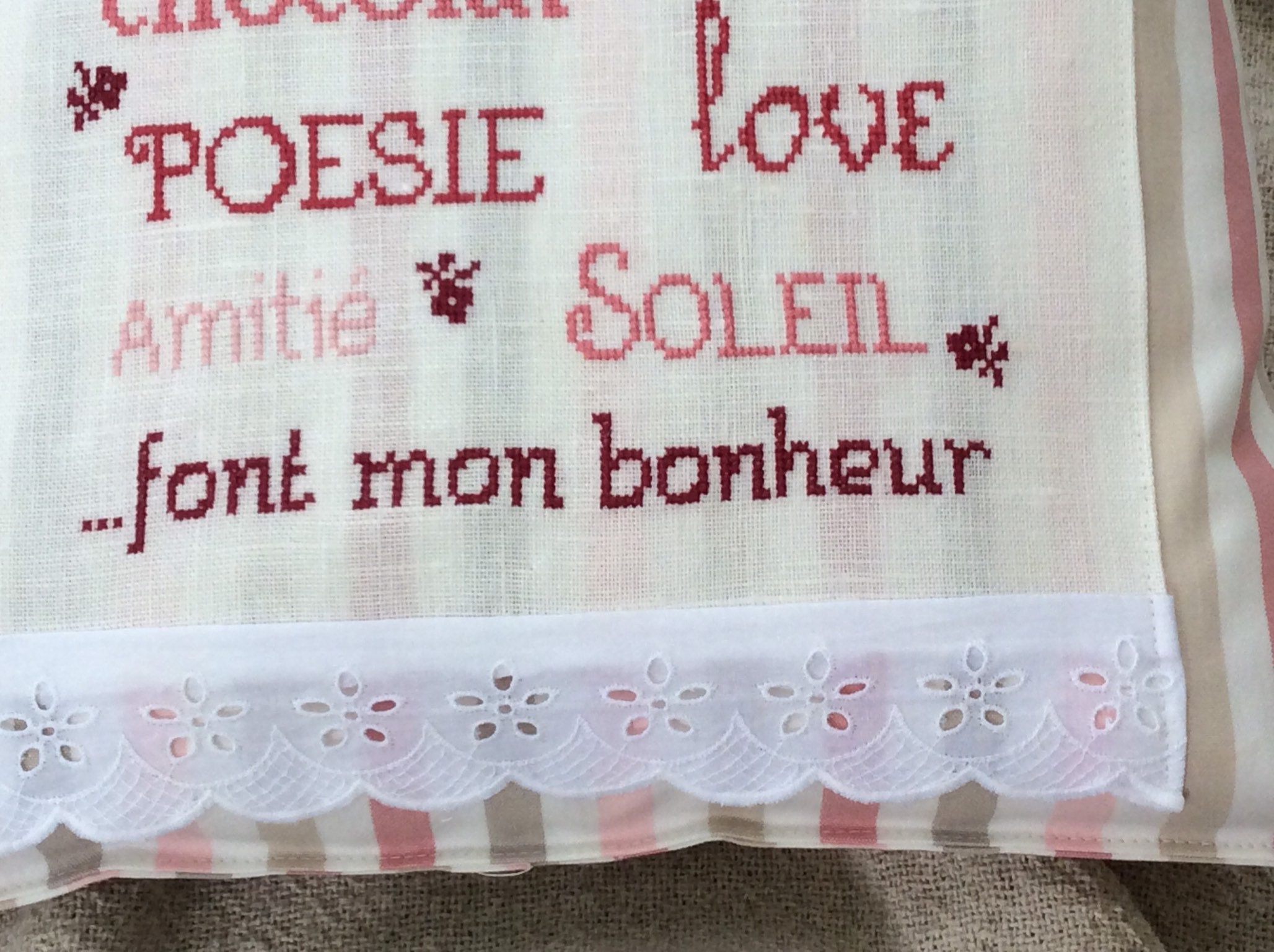 Coussin avec Broderie Au Point de Croix