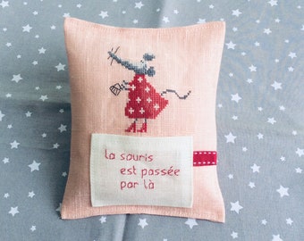 Coussin décoratif  «  Souris « 