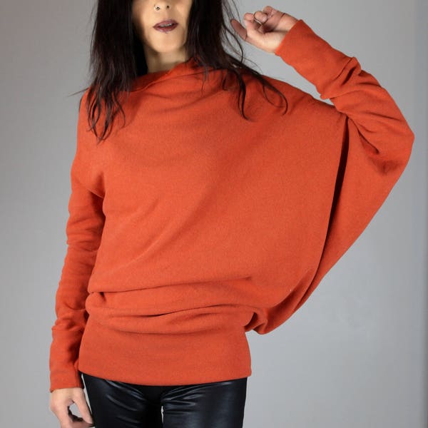 Pull  en lainage , style casual , plissé , asymétrique , destructuré , orange, safran