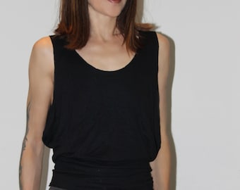 Top, T-shirt, unstructured, asymmetrical, pleated, indented, black, mesh, cotton,