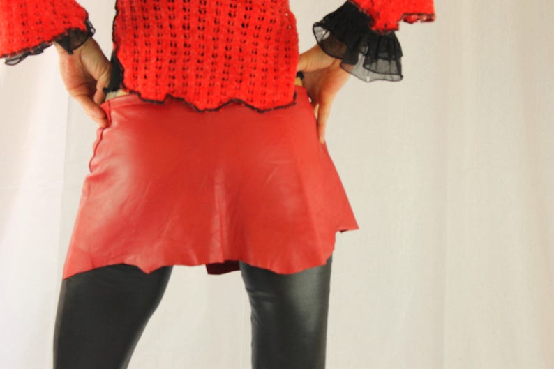 Sur jupe , ceinture , cuir , agneau plongé , rouge , attache bretelle ou boucle image 2