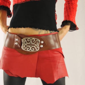 Sur jupe , ceinture , cuir , agneau plongé , rouge , attache bretelle ou boucle image 3