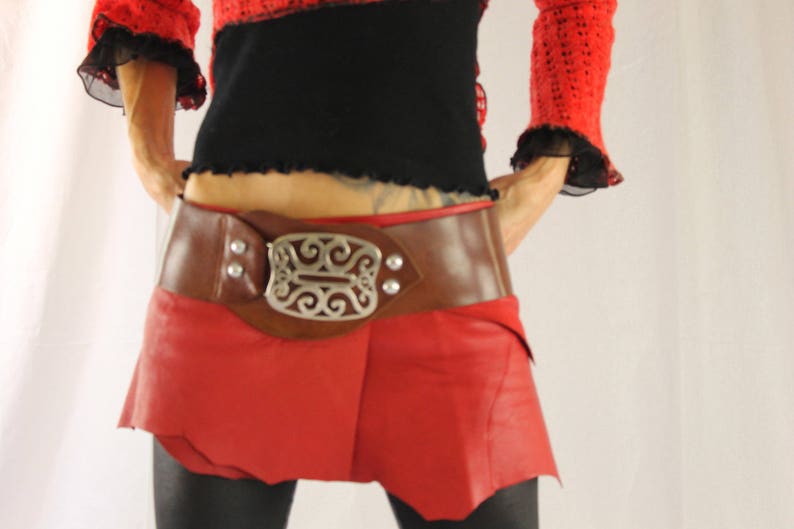 Sur jupe , ceinture , cuir , agneau plongé , rouge , attache bretelle ou boucle image 3