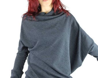 Asymmetrischer, unstrukturierter Faltenpullover, mausgrau, aus gestrickter Wolle