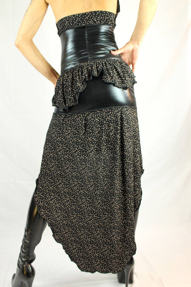 Glam rock set, top and skirt in shiny black lamé jersey and ruffles black cotton and pink peas image 3