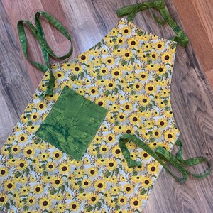Reversible Unisex Apron Farm Life Sunflowers Cows