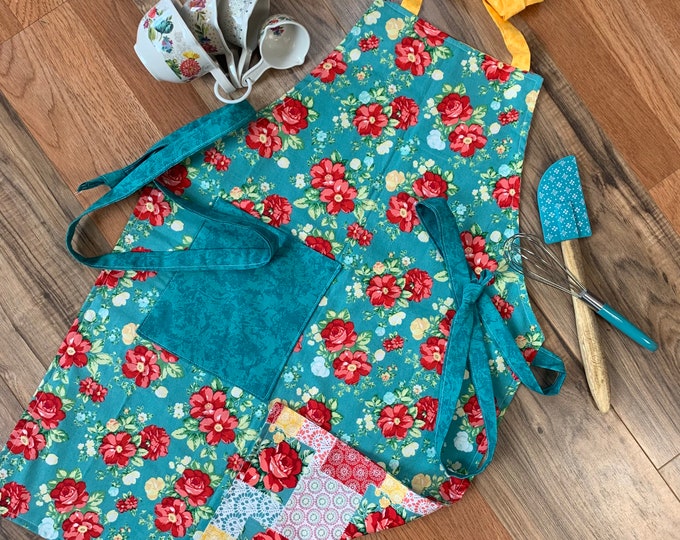 Pioneer Woman Fabric Apron, Pioneer Woman Fabric Kitchen, Roses Apron