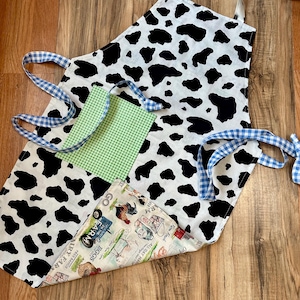 Reversible Unisex Apron Farm Barn Cows