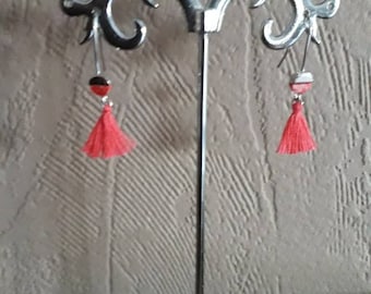 boucles d'oreilles argent crochet et Pierre de marbre corail avec pompon corail