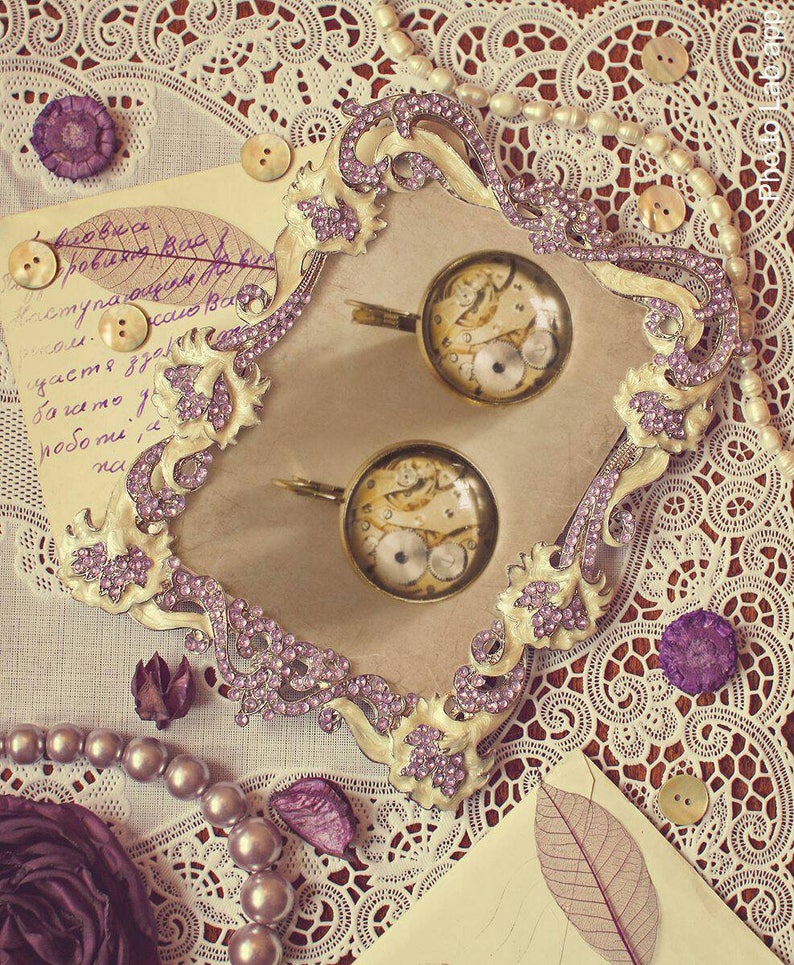 boucles d'oreilles style steampunk sur dormeuse dorée image 1