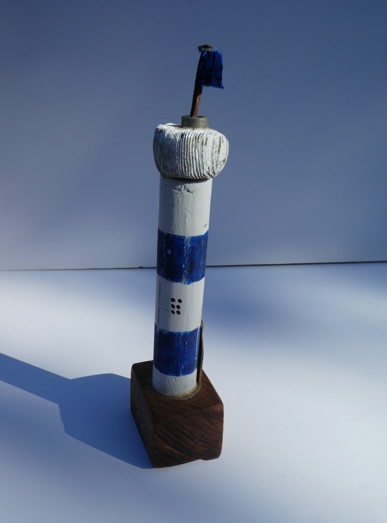 Faro faro azul y blanco faro de madera a la deriva | Etsy