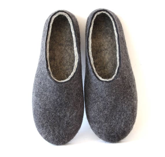 mens slippers size 16