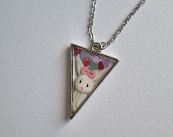 Collier en résine " Lapin blanc"