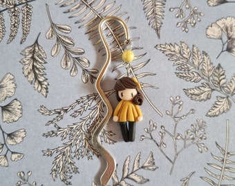 Lesezeichen für kleine Mädchen „Gelbes Kleid und braune Haare“ (Herbstkollektion 2023)