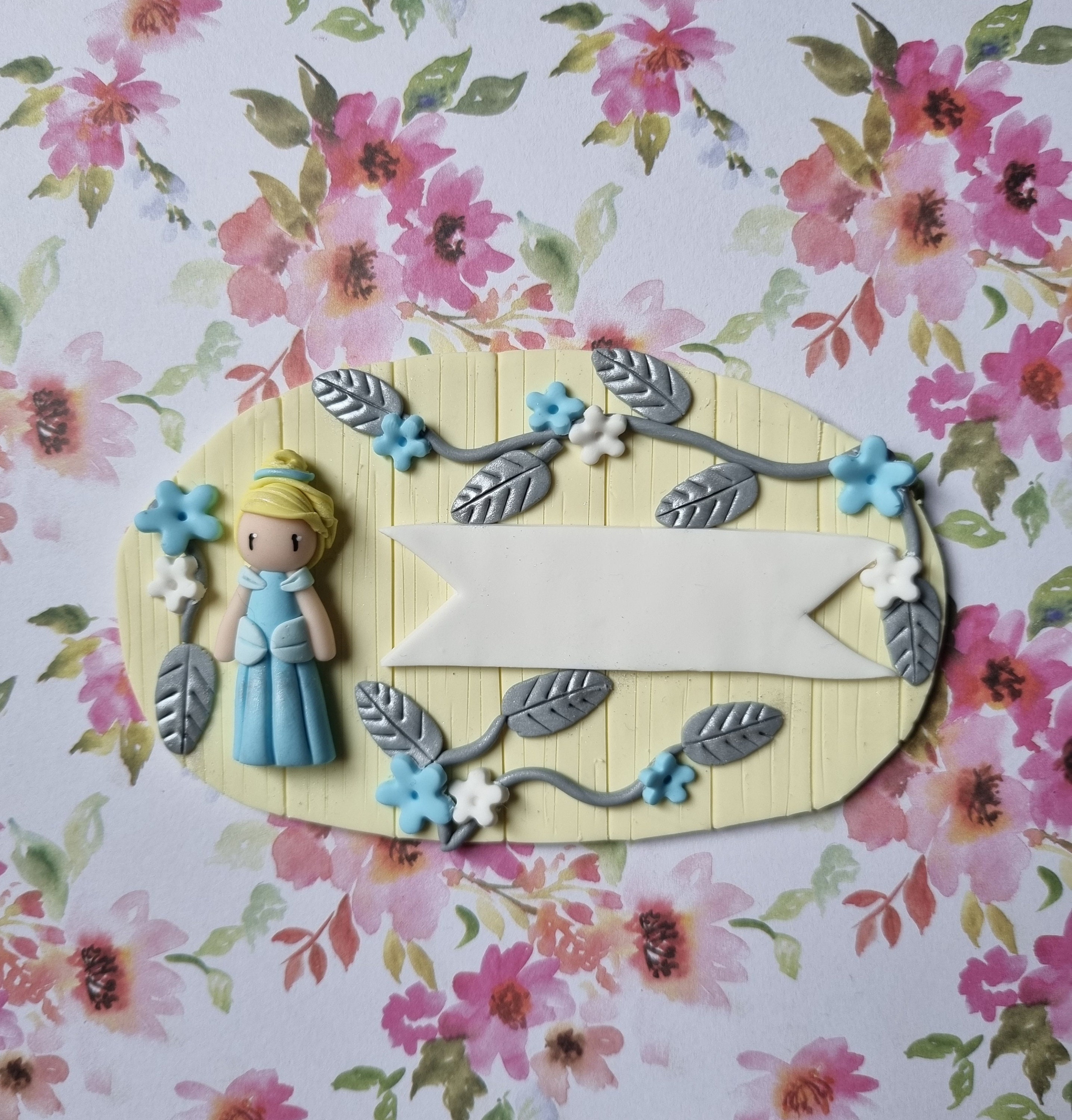 Plaque de Porte | Fond Jaune Pastel, Cendrillon