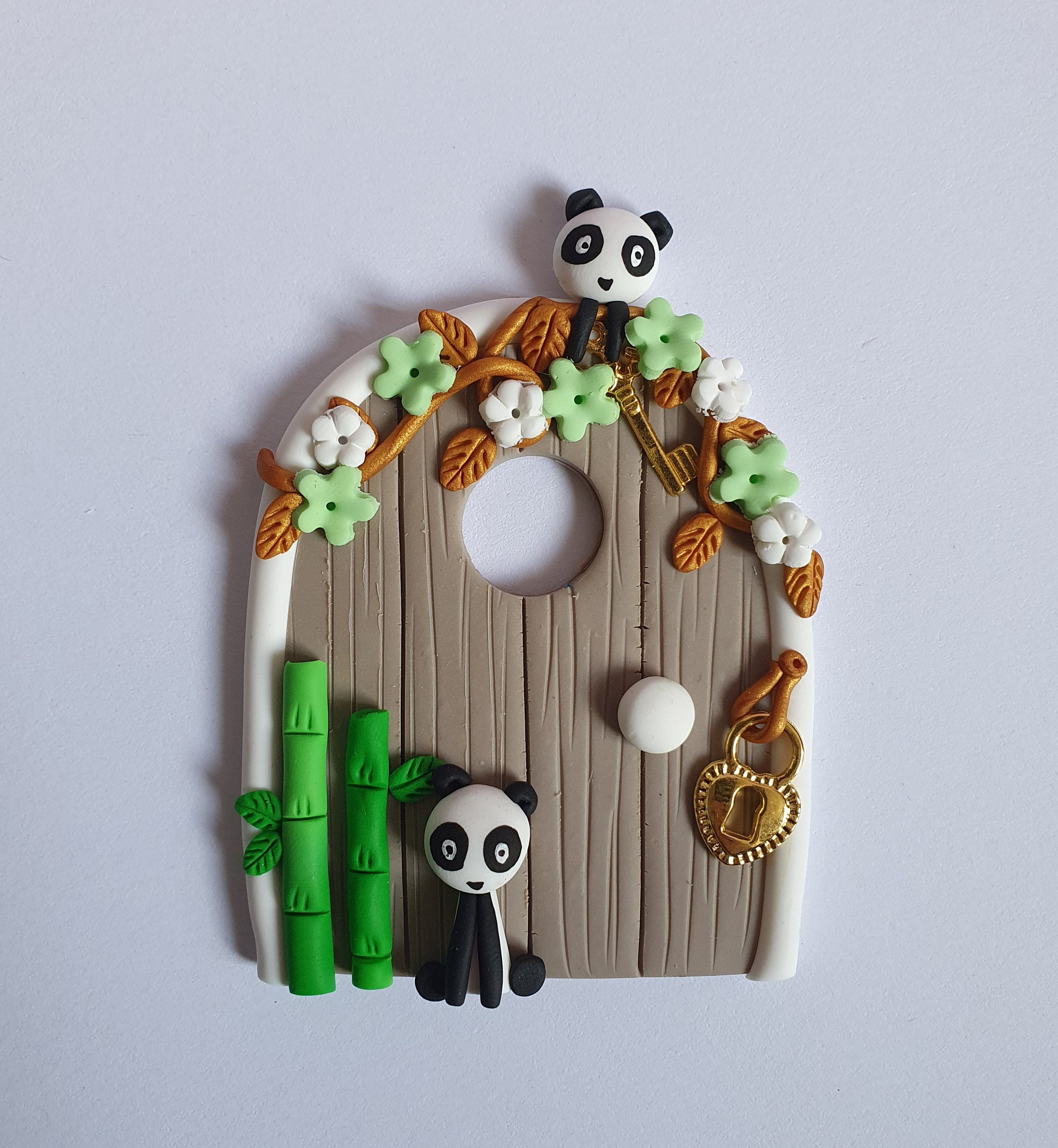 Porte Pour La Petite Souris/ Fée Des Dents | Porte Couleur Taupe, Pandas