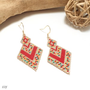 Boucles d'oreille perles miyuki tissées losanges graphique rouge multicolore doré