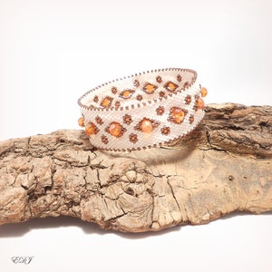 Bracelet Miyuki bangle blanc nacré cuivre et perles cristal orange image 1