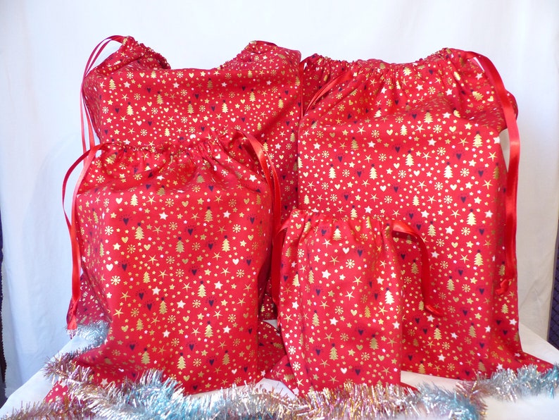 Reusable gift wrapping pouch 6 sizes, Christmas gift bag Motifs fond rouge