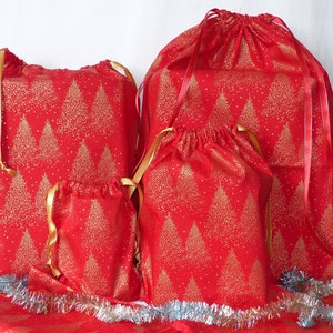 Reusable gift wrapping pouch 6 sizes, Christmas gift bag Sapins Rouges