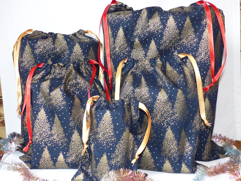 Pochette emballage cadeaux réutilisable 6 tailles, sac cadeaux de Noël Sapins Bleu marine