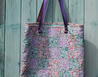 Bolso tote grande acolchado en patchwork liberty