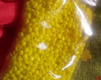 1000 perles de rocaille jaune en 2 mm