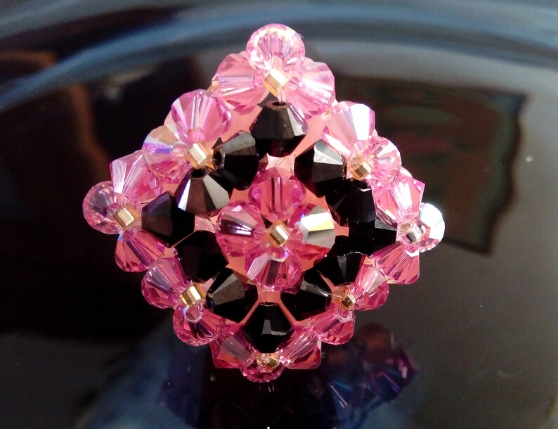 Lot De 250 Perles Vintage En Verre Rose Poudre Forme Losange - Provenance Inde, Années 1980, Occasion