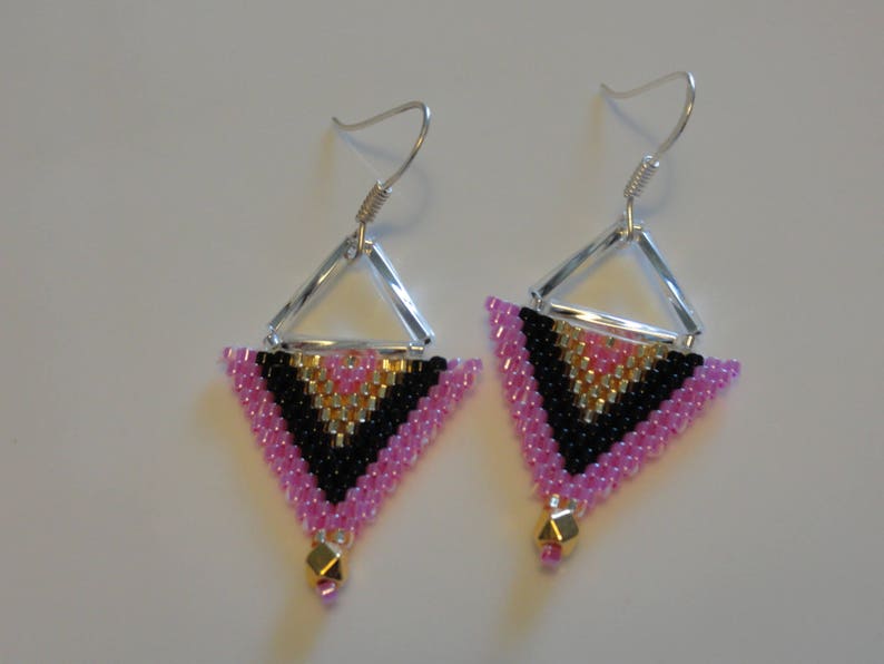 Boucles d'oreille FAIT MAIN, rose, noir et doré en tissage Brick Stitch en perles Miyuki image 4