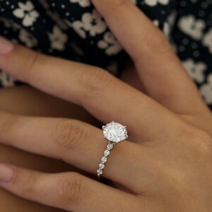 Diamond Engagement Ring 3 Carat Round Brilliant Diamond image 4