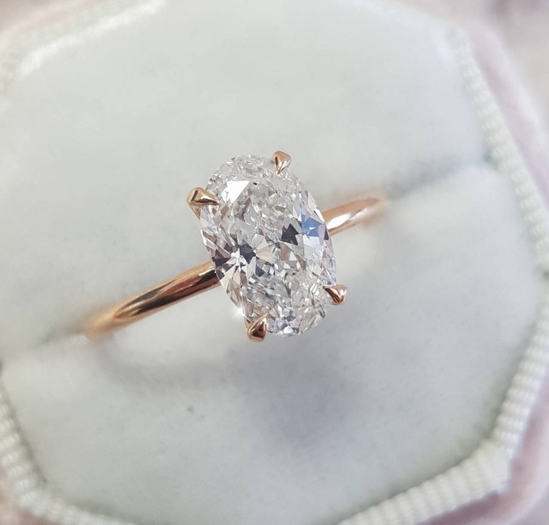 oval cut engagement rings