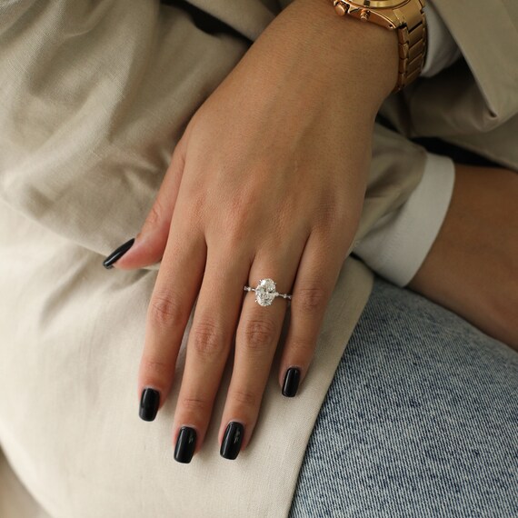 Anillo de compromiso de diamantes ovalados de 2.10 quilates Etsy España
