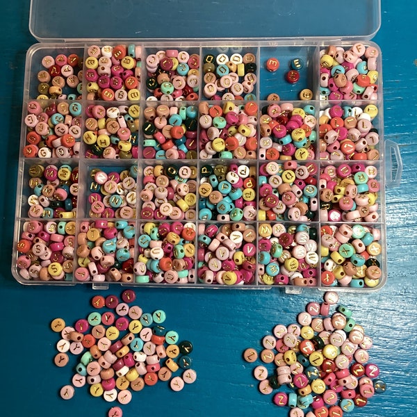 Perles Alphabet Écriture dorée Multicolore Heishi Plastique Résine