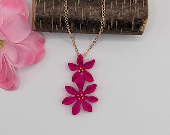 collier fantaisie avec pendentif de fleurs roses, doré