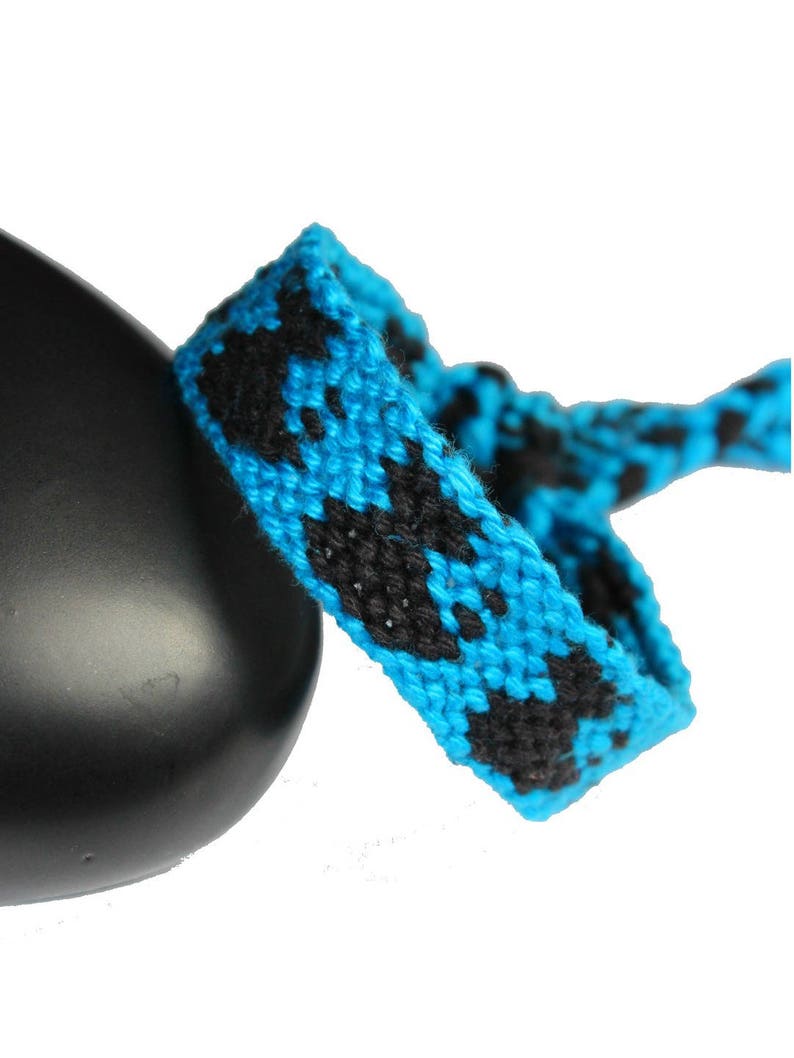 Brazilian bracelet, unisex, Cat model Bleu/noir