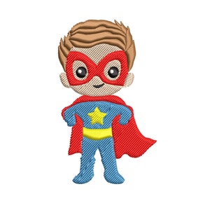 Könnte beinhalten: Stickdatei eines Comic-Superheldenjungen mit rotem Umhang und Maske, blauem Anzug und einem gelben Stern auf der Brust.