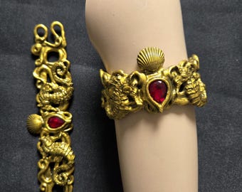 Armlets – Seahorse Shell – Mermaid – Custom Stone – Warm Gold