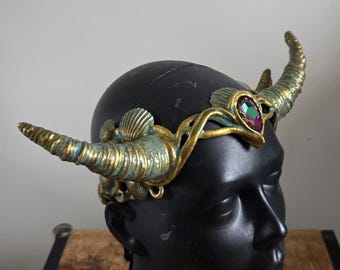 Circlet Crown – Horned Water-Aged Shell – Custom Stone – Warm Gold