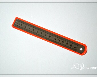 Graduated in inches and cm - 15 cm metal flexible ruler or ruler