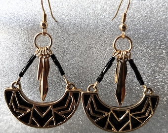 Boucles d'oreilles noires et dorées