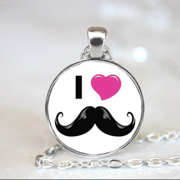 Collier "Love moustache, j'aime la moustache" pendentif cabochon en verre chaine