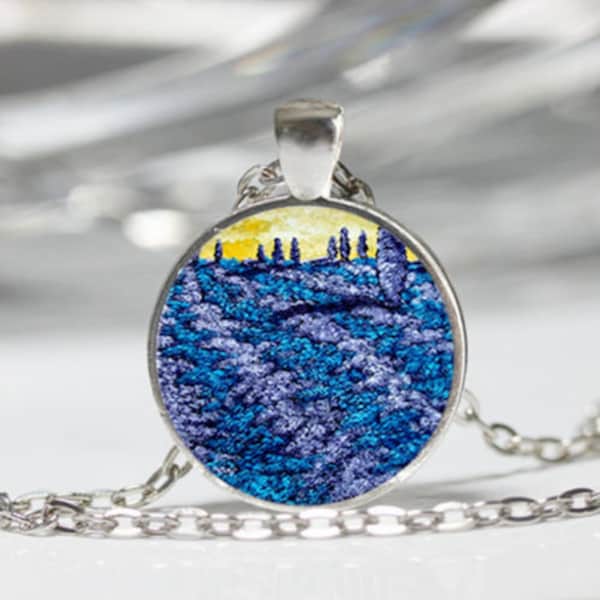 Collier "paysage de provence, la lavande" pendentif medaillon cabochon verre