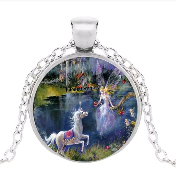 Collier licorne et Fée pendentif medaillon cabochon verre