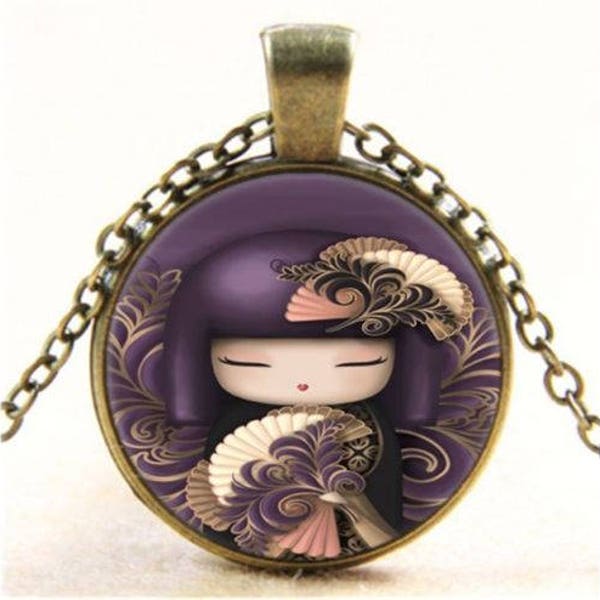 Collier cabochon verre*Kokeshi, poupée japonnaise * bijoux  fantaisie